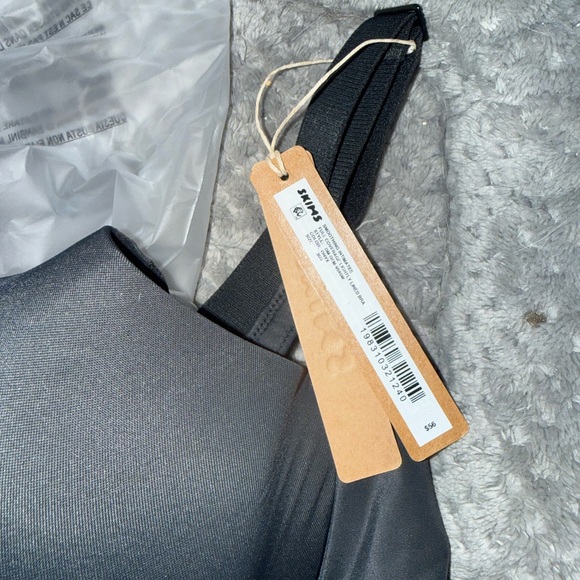 SKIMS FULL COVERAGE LIGHTLY LINED - Picture 2 of 5